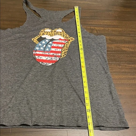 Charcoal Graphic Tank Top with Leopard and Flag Design - Picture 6 of 6